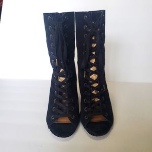 STEVE Madden black suede booties